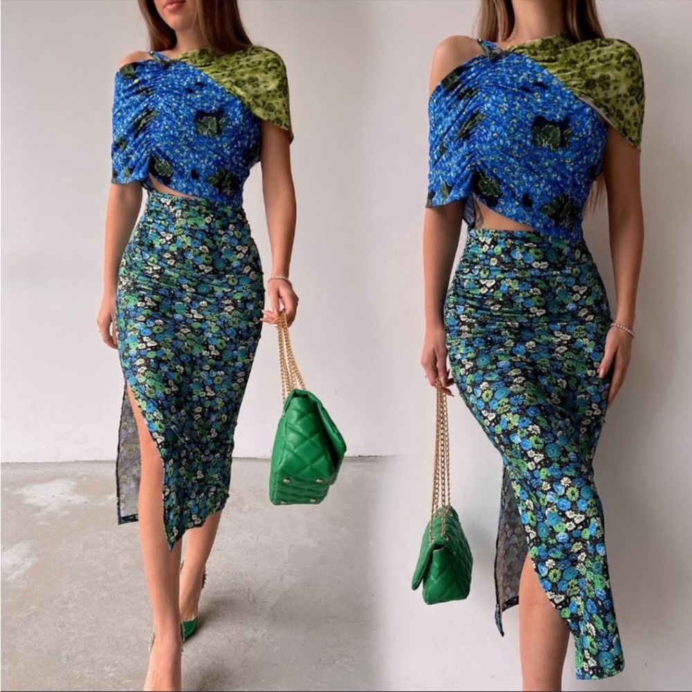 NEW WITHOUT TAGS Zara Green + Blue Floral Print Asymmetrical Cut Out Midi Dress